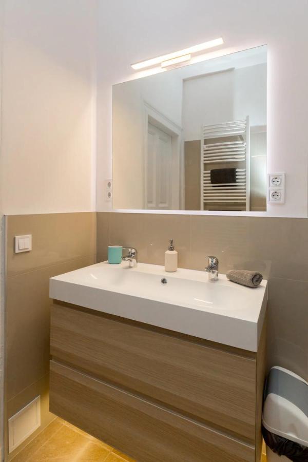 Kresz Geza 29 Westend Station 2 Bedrooms+Living Ac Будапешт Екстер'єр фото