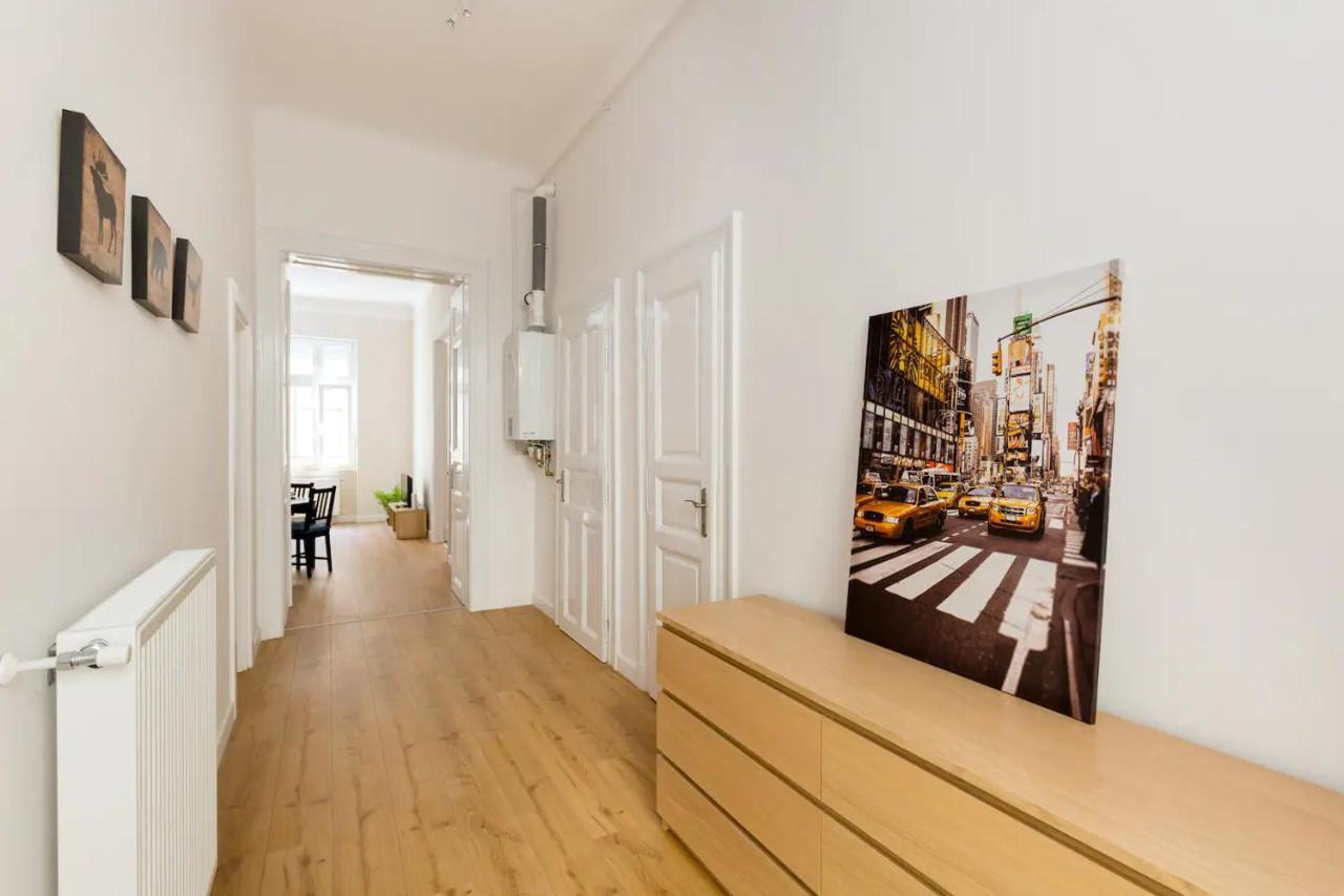 Kresz Geza 29 Westend Station 2 Bedrooms+Living Ac Будапешт Екстер'єр фото